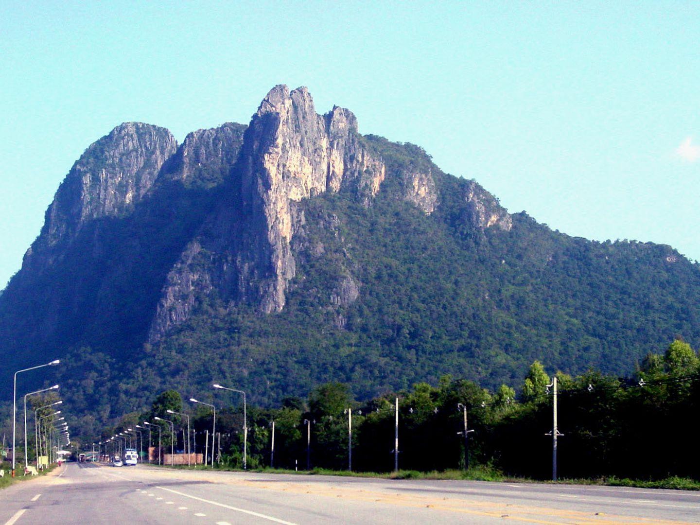 Pha Nok Khao