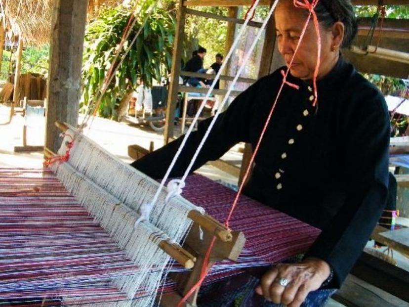 Ban Non Salao Khit 编织源