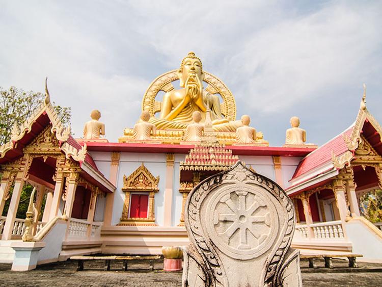 Wat Phu Dan Tae or Wat Phuttho Dhamma Tharo