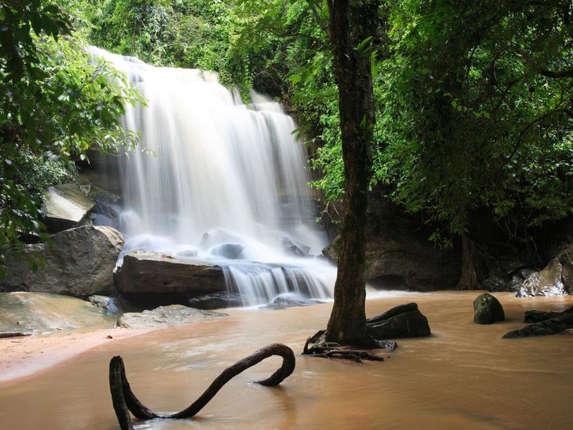 Samrong Kiat Waterfall (Phantom Waterfall)