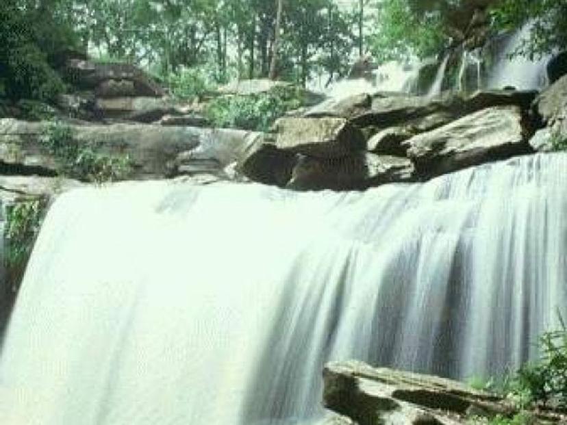 วนอุทยานน้ำตกธารงาม