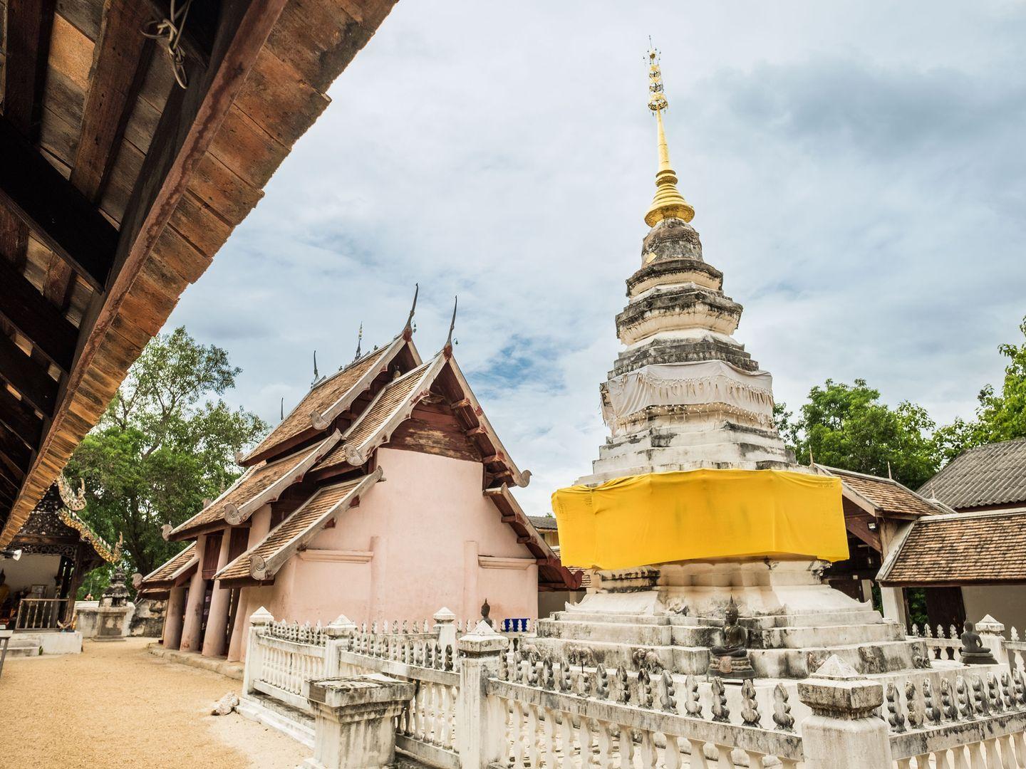 Wat Sala Rattanapappataram (Wat Lai Hin Luang Kaew Chang Yuen)