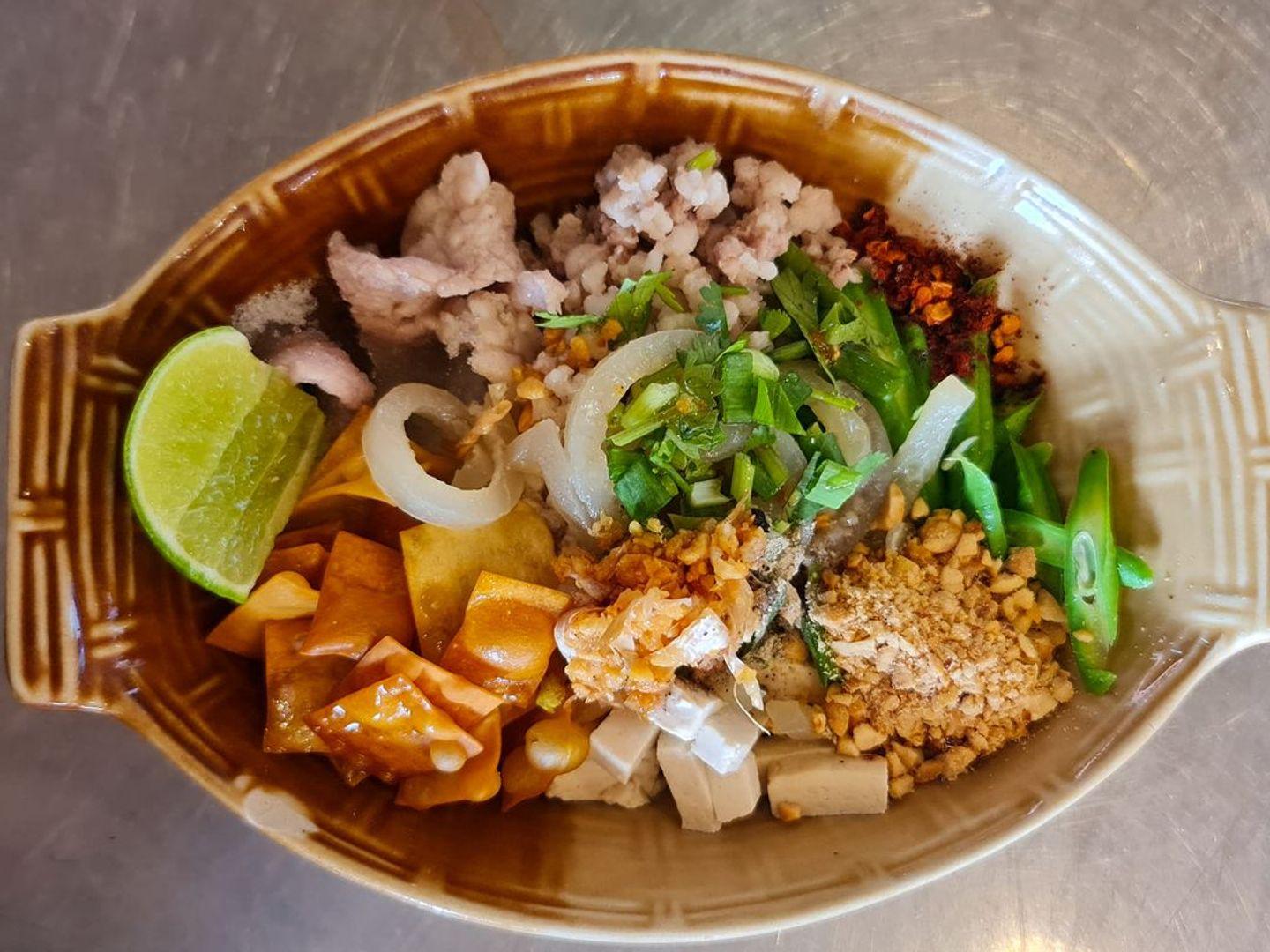 Tha Tako Boat Noodle, Salaya Branch