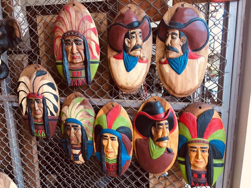 Baan Luk Wood Carving Group