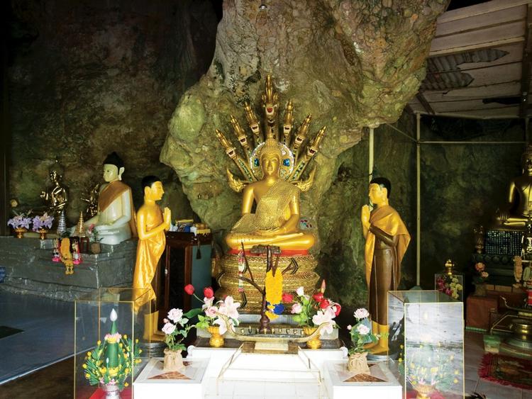 Wat Tham Khwan Mueang 寺