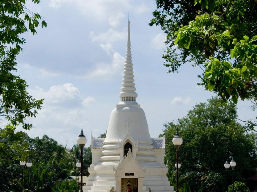 อนุสรณ์สถานพระสถูปเจดีย์สมเด็จพระเจ้าตากสินมหาราช