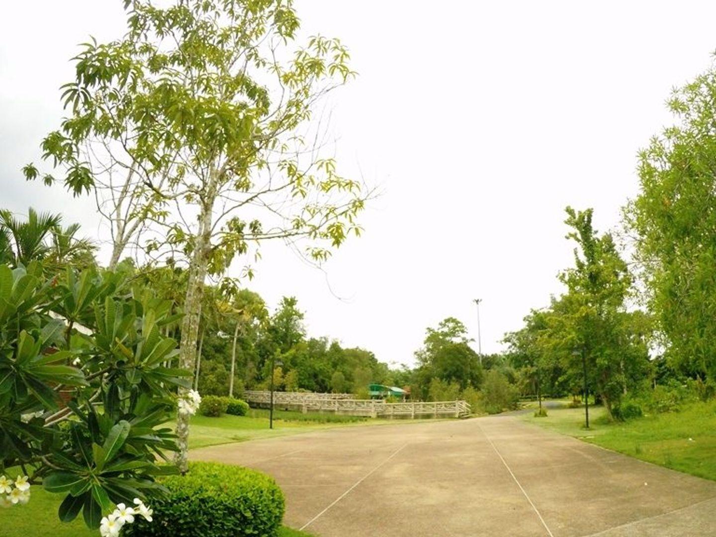 Tha Reson Hot Spring (Rattanakosai Hot Spring)