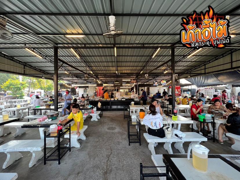 Moo Pan restaurant, wooden chair