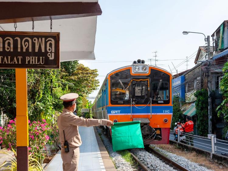 ตลาดพลู