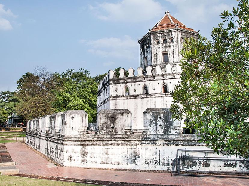 พระที่นั่งและสวนสาธารณะสันติชัยปราการ