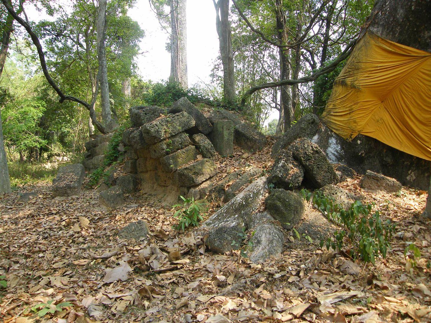 พระธาตุกู่บ้านงิ้ว