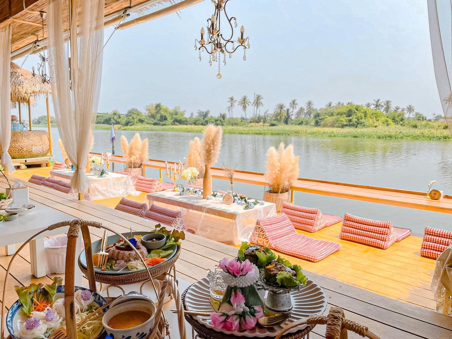 Mon Nam Cafe