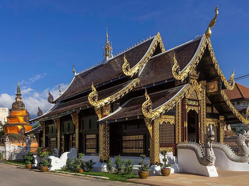 Wat Intakhil Sadu Muang