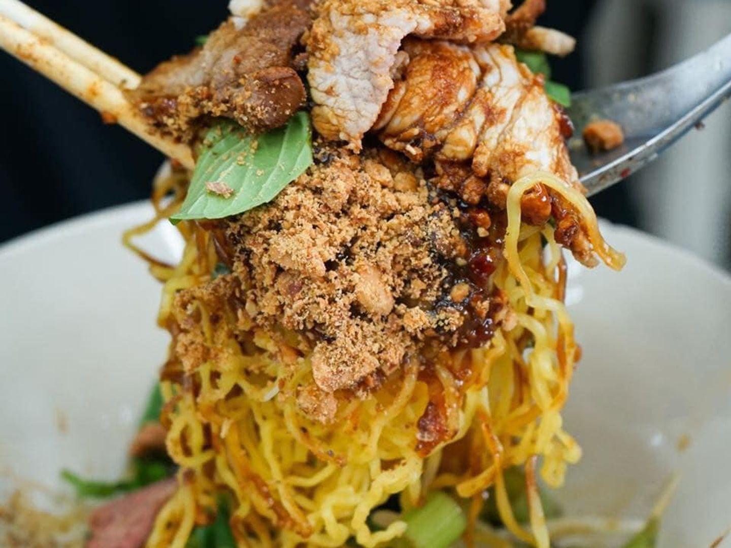 Boat Noodle with Bow Tie, Pin Ngam Pin Thong Plaza