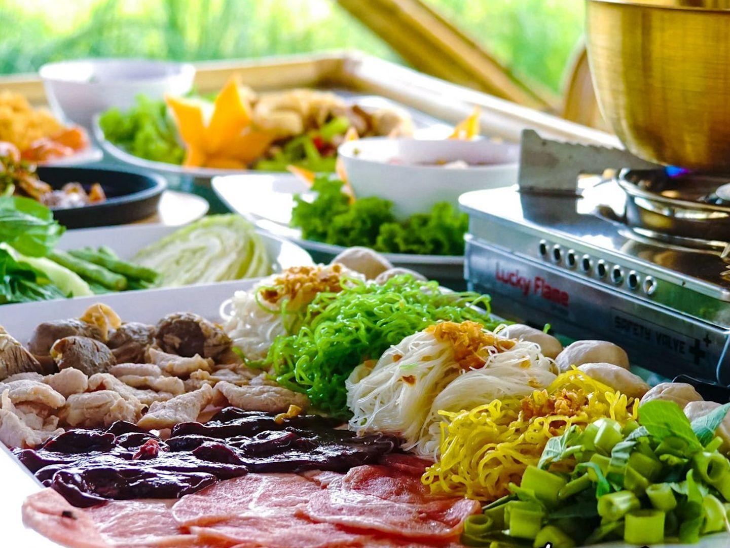 Chom Thung Noodle Shop, Salaya