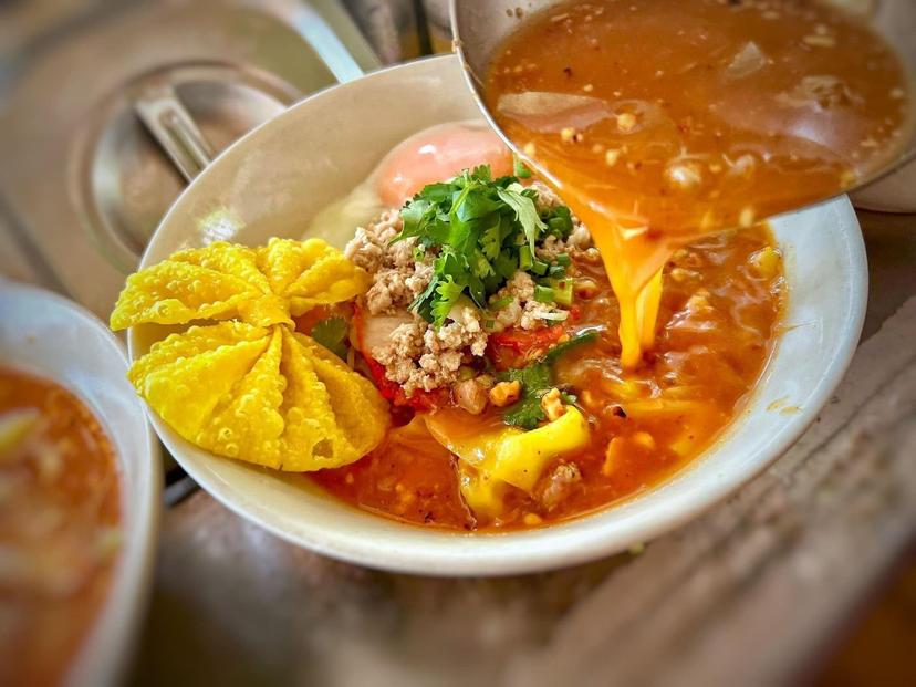 Khok Kloi Tom Yum Noodle with Egg