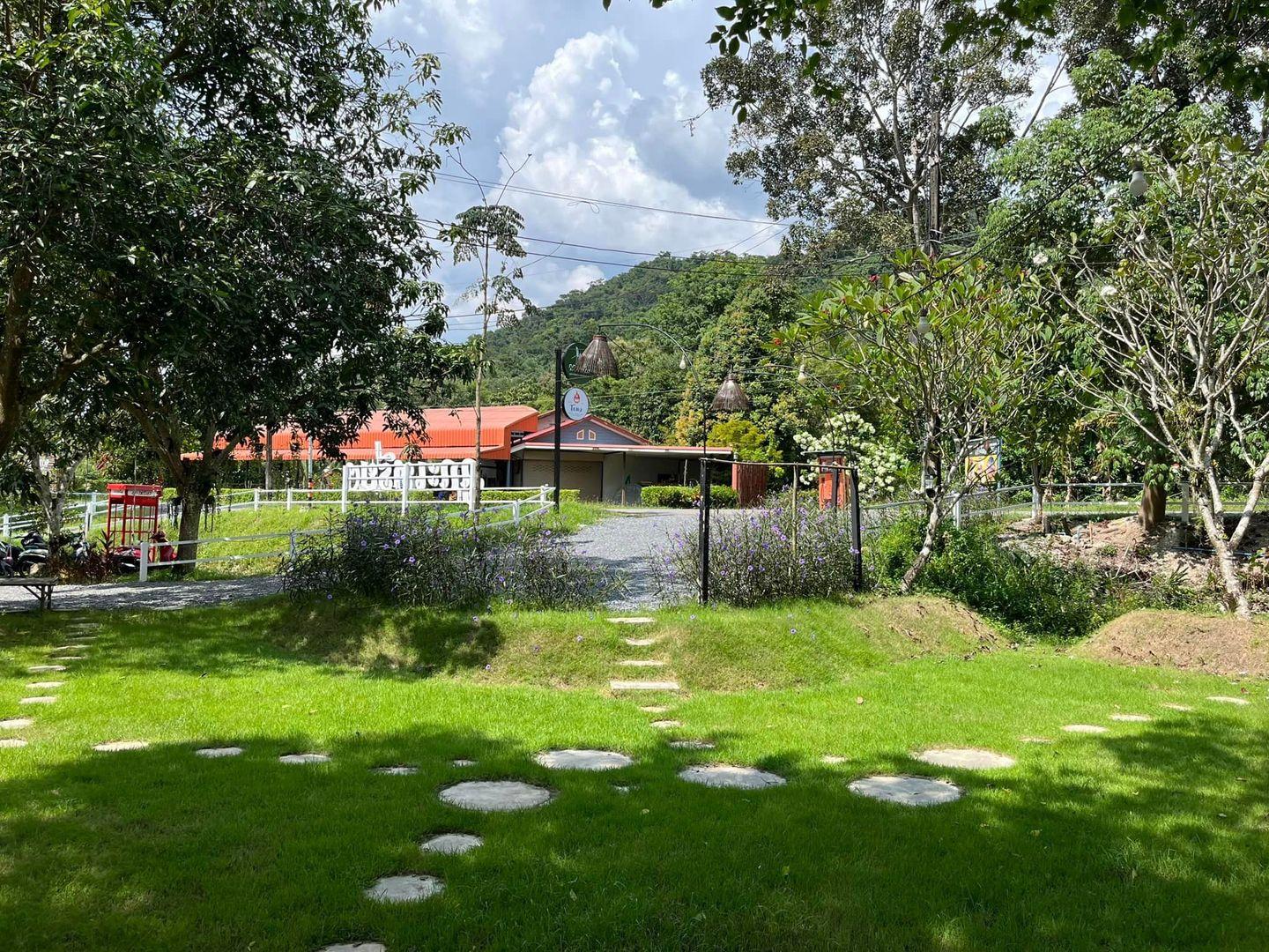 Krua Khomong, Nakhon Nayok