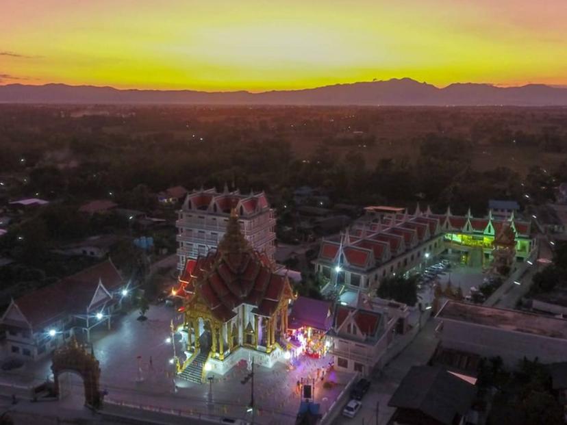 Wat San Klang, Dok Kham Tai District