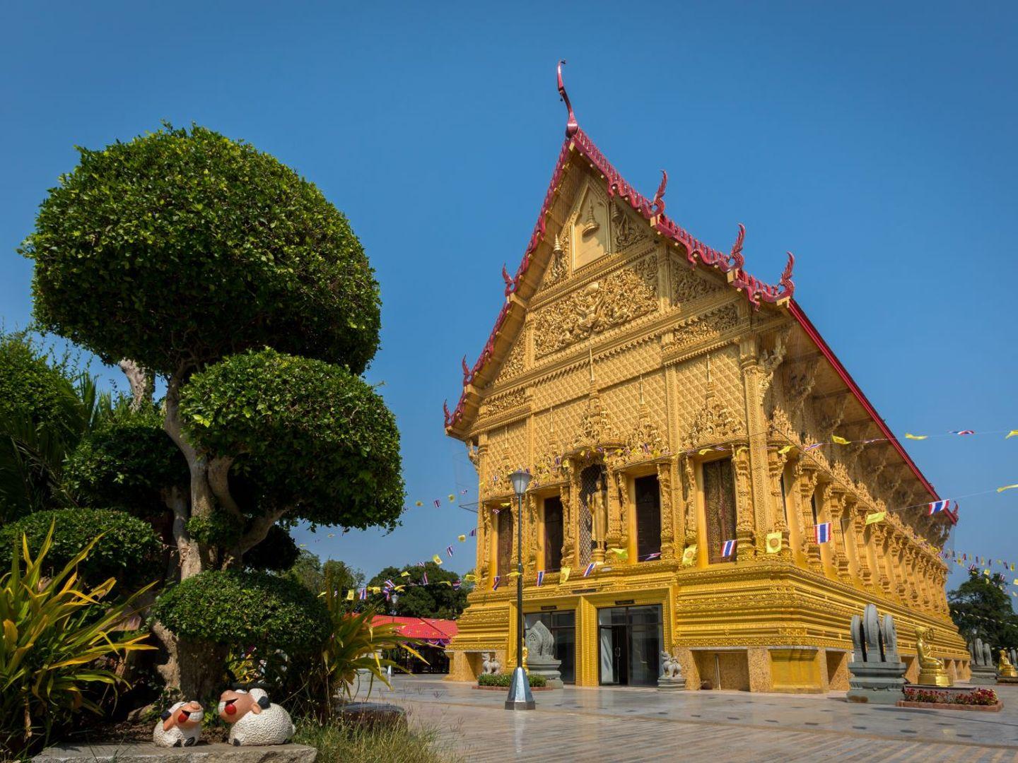 Wat Phra Si Ariya (Temple of the Holy Buddha)