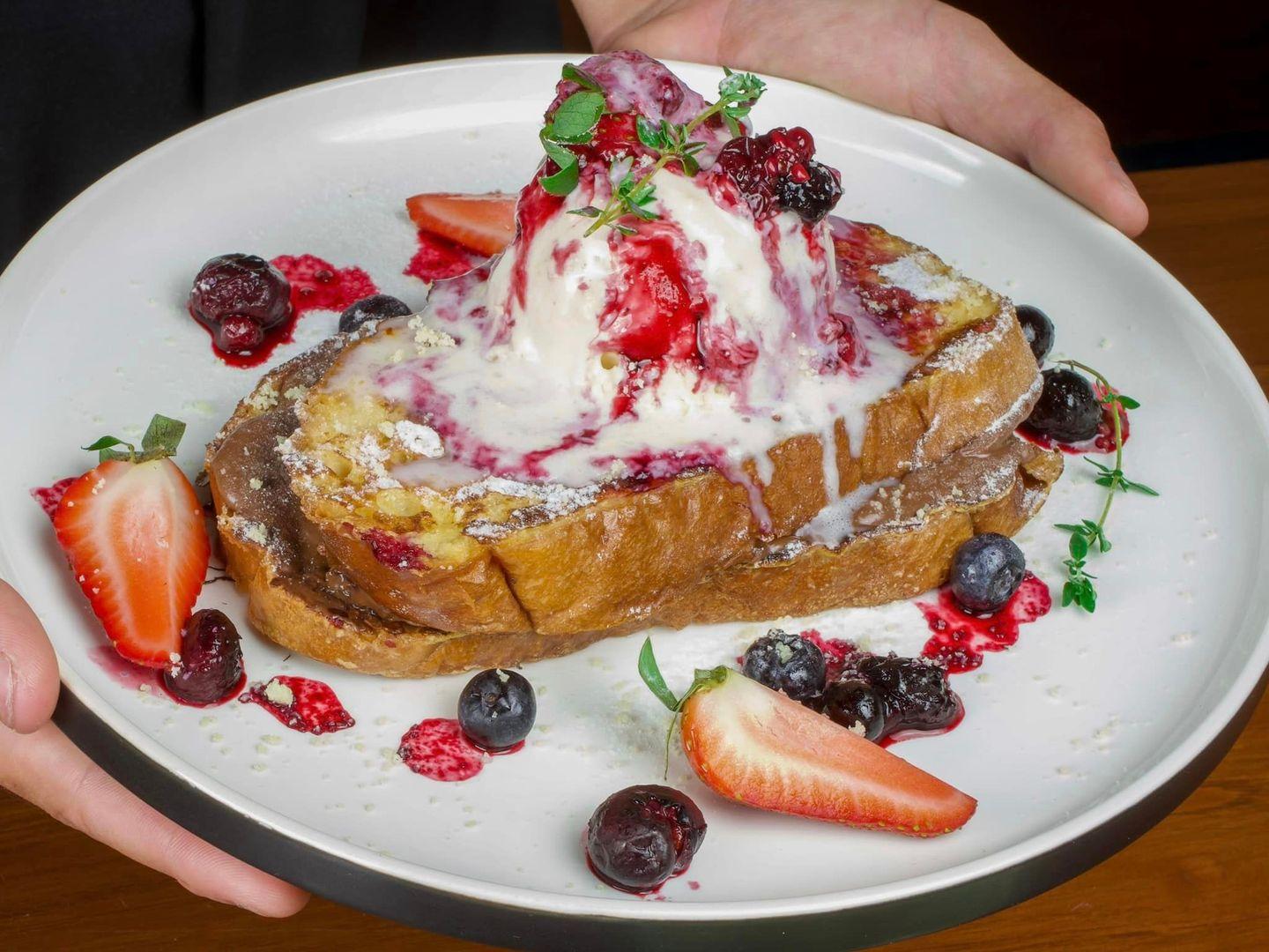 The word "SLOTH" is already in English. If you're referring to a specific place in Thai that includes the word "SLOTH," please provide the Thai name, and I'll translate it for you. Otherwise, "SLOTH" in English refers to a slow-moving herbivorous mammal.