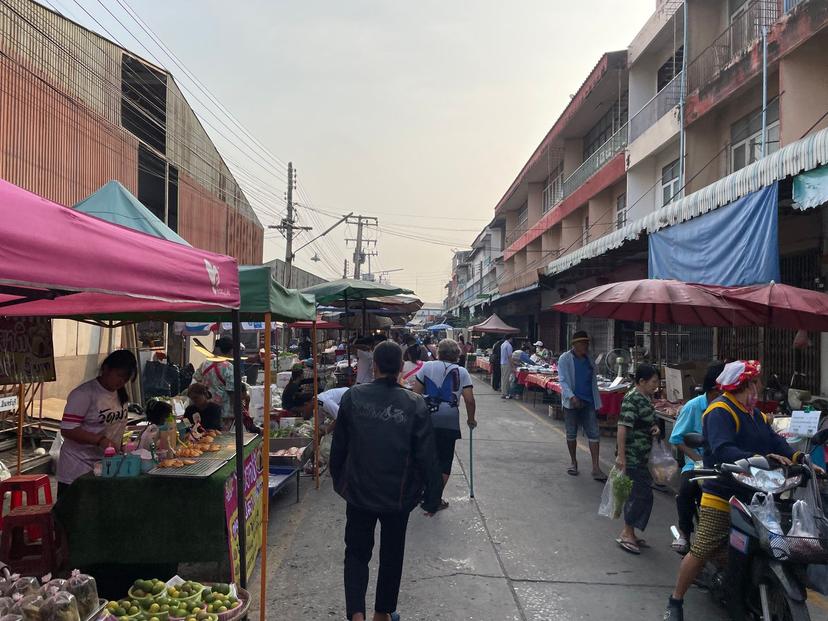 Inburi New Market