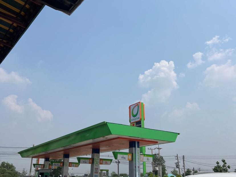 Bangchak Gas Station, Ban Non Phek, before reaching Phu Luang District.