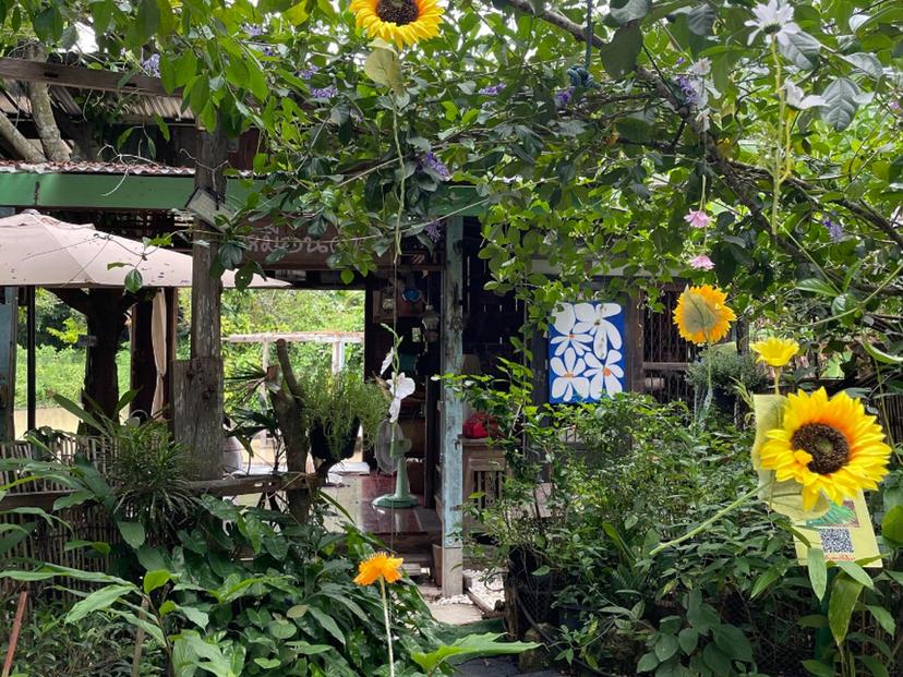 MhuanFun Cafe & Art