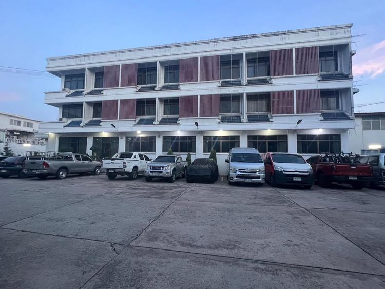 Nam Chai Hotel, Chai Nat Province