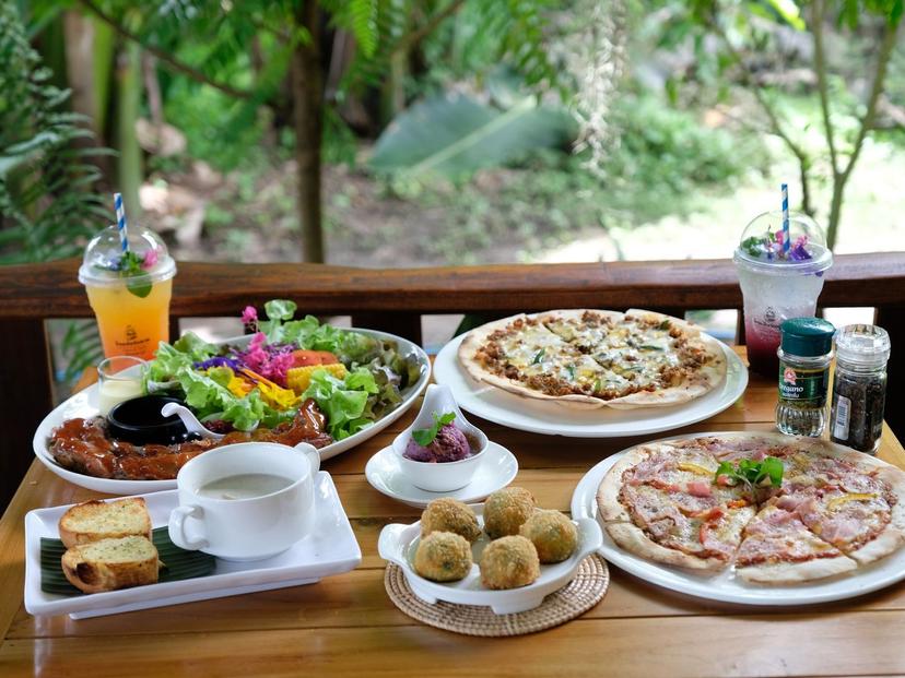 บ้านเนินหินดาด pizza