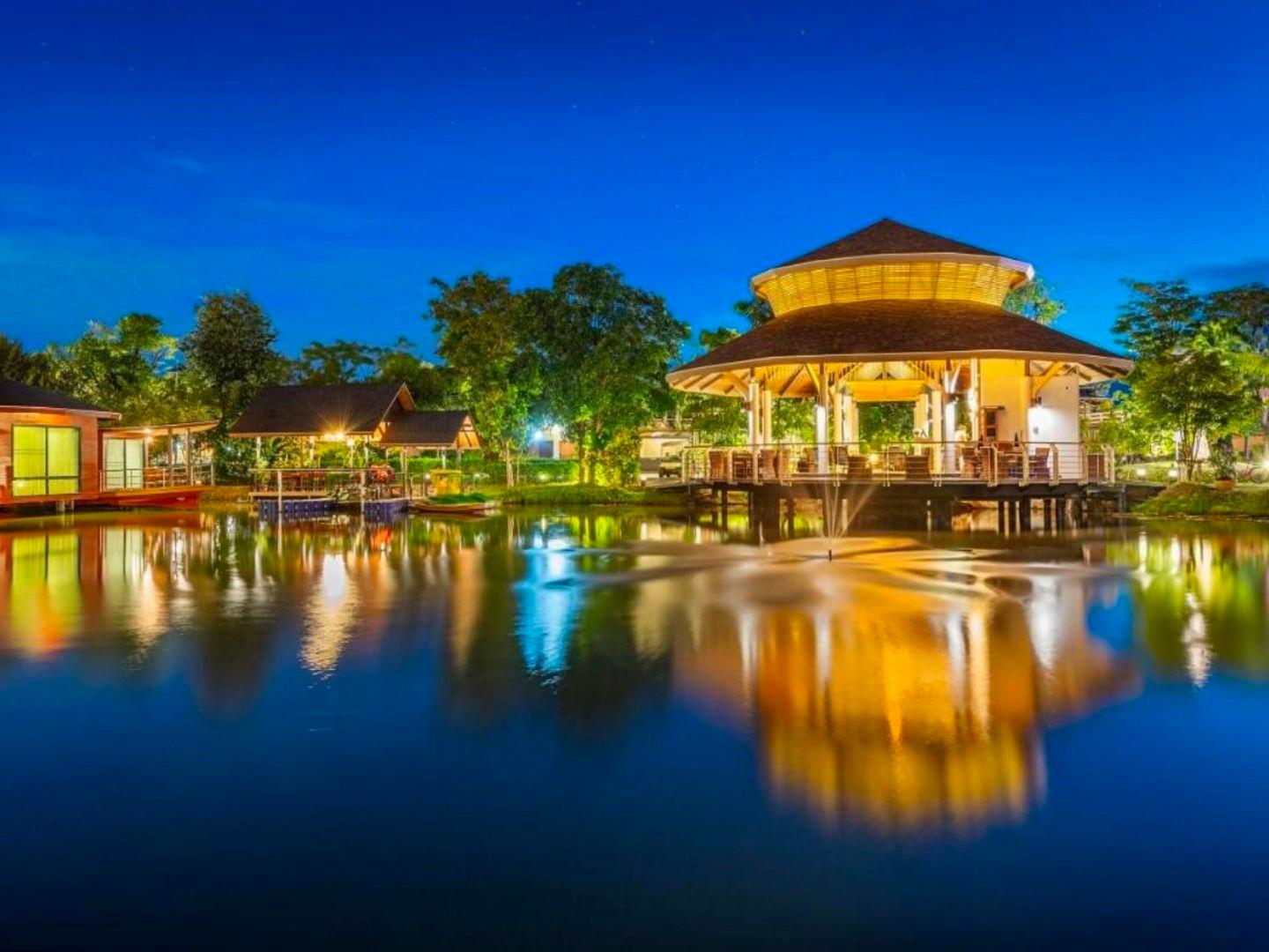 Boat House Boutique Riverside