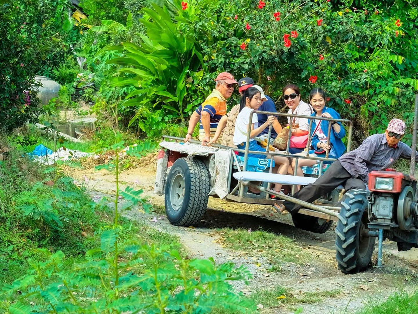สวนคุณลุงบุญเลิศ ป้าแจ๋ว แหล่งท่องเที่ยวเชิงเกษตรคลองมหาสวัสดิ์