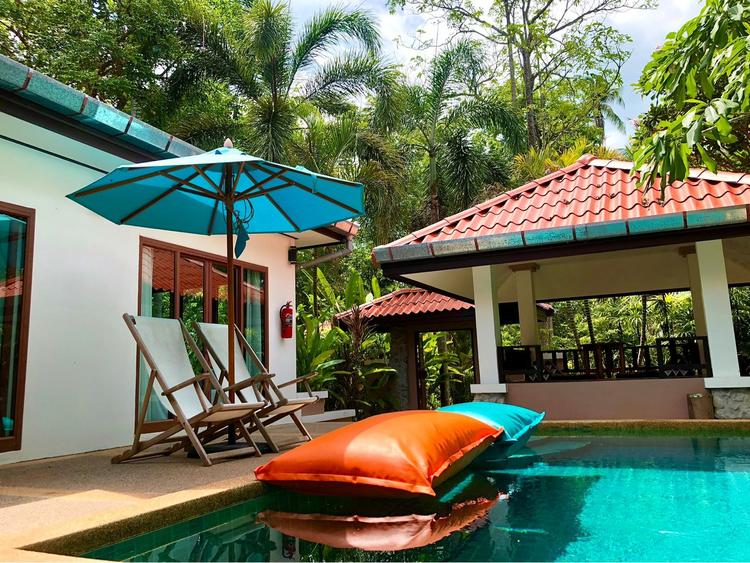 Khanom Sea Beach Resort