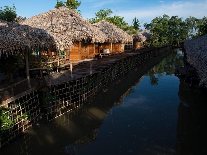 ท่าเรือปากประ บ้านต้นลำพู