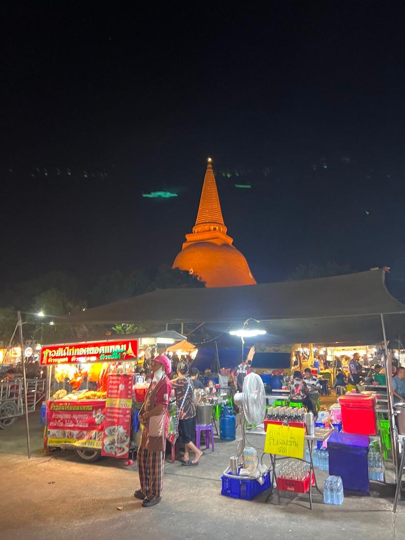 ตลาดองค์พระปฐมเจดีย์