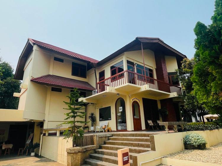 Homey home cafe สันติธรรม