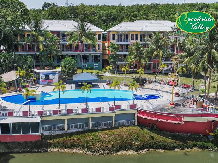 Brookside Valley Resort