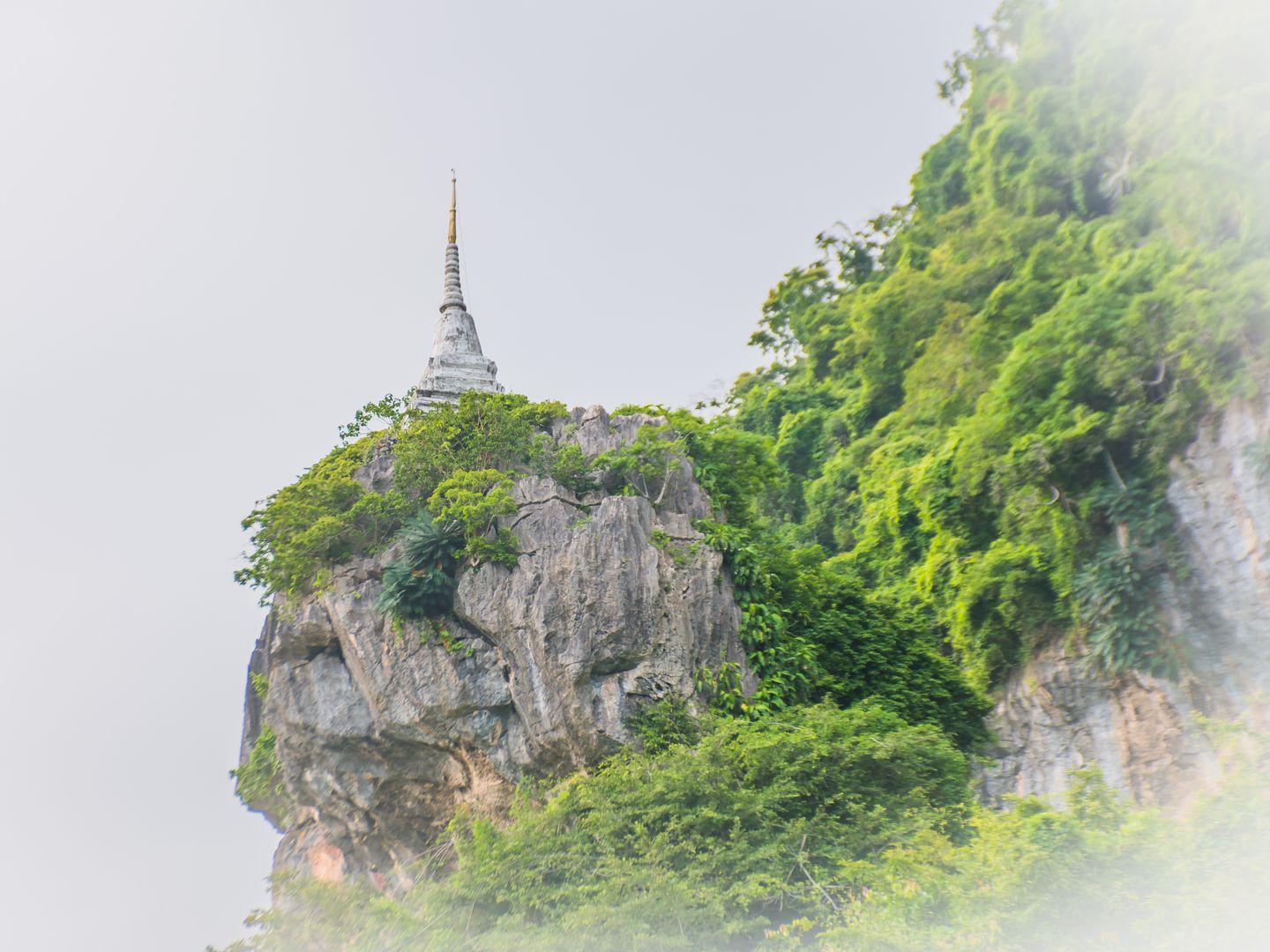 วัดเขาแดงตะวันออก