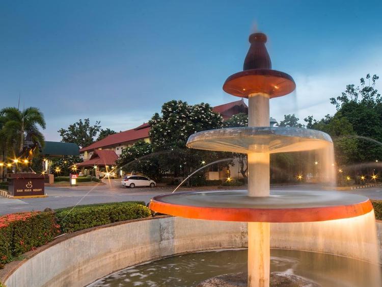 โรงแรม สยามริเวอร์รีสอร์ท