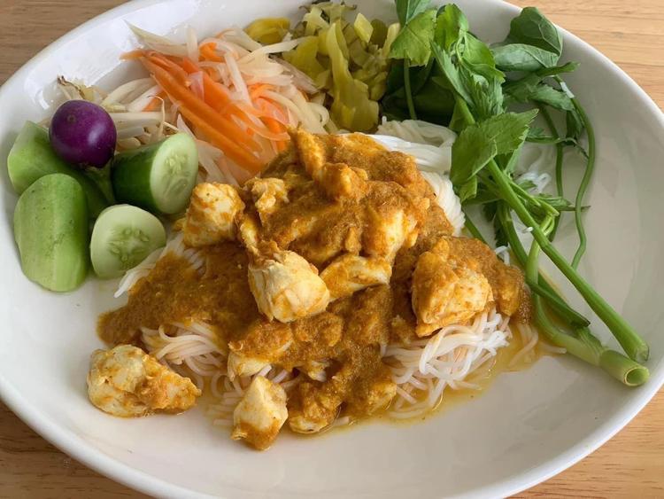 Ban Samui Kitchen – Southern Thai Curry & Rice with Rice Noodles