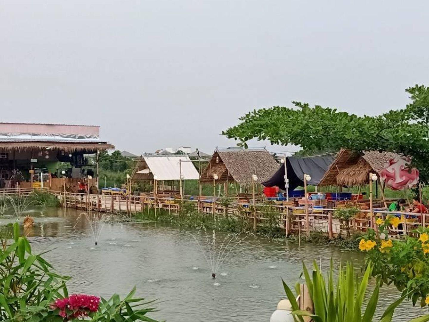 Larb Plan Chai Isan & Seafood, Permsin 47-49