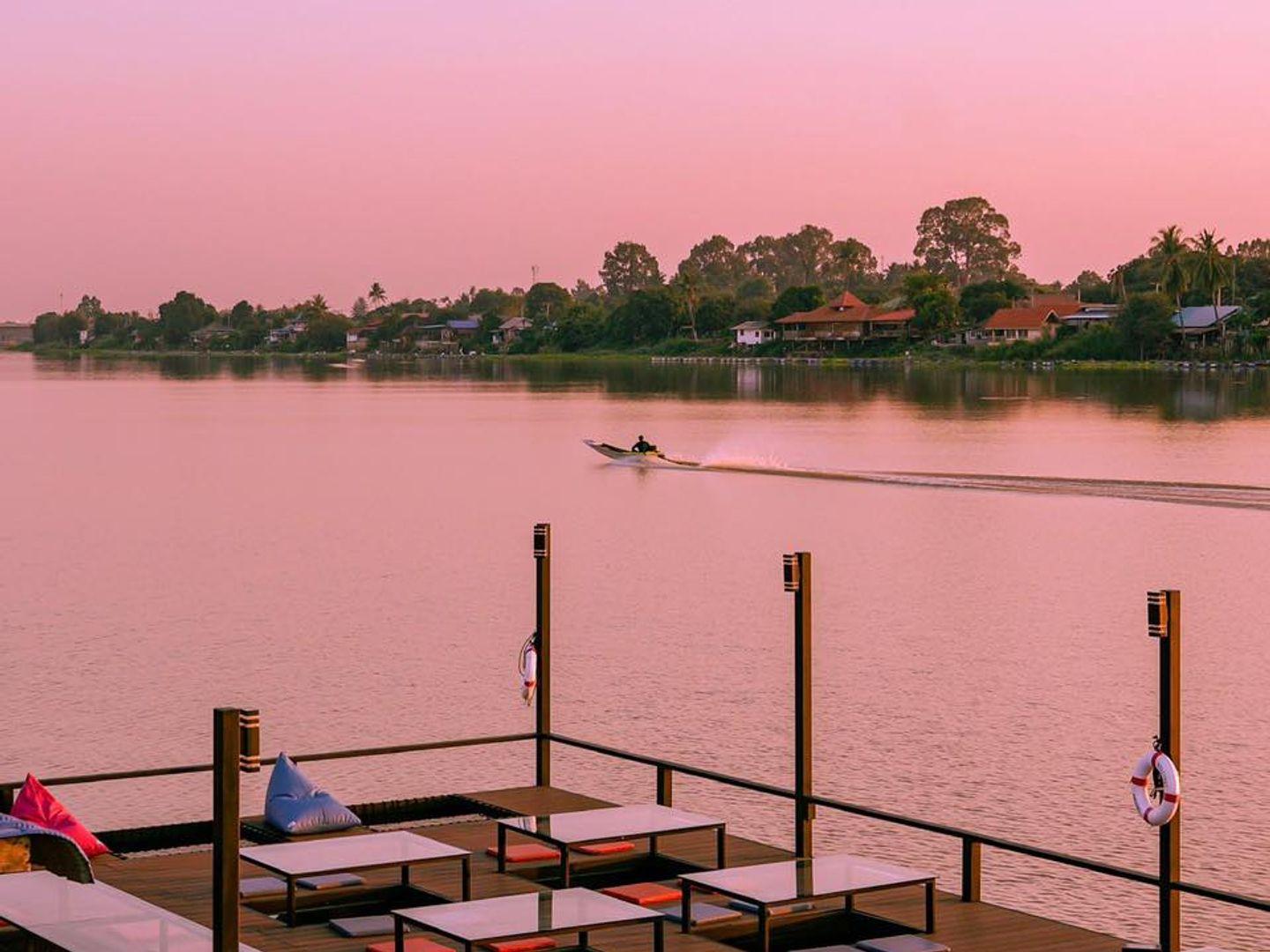 เรือนแพ ห้องอาหาร