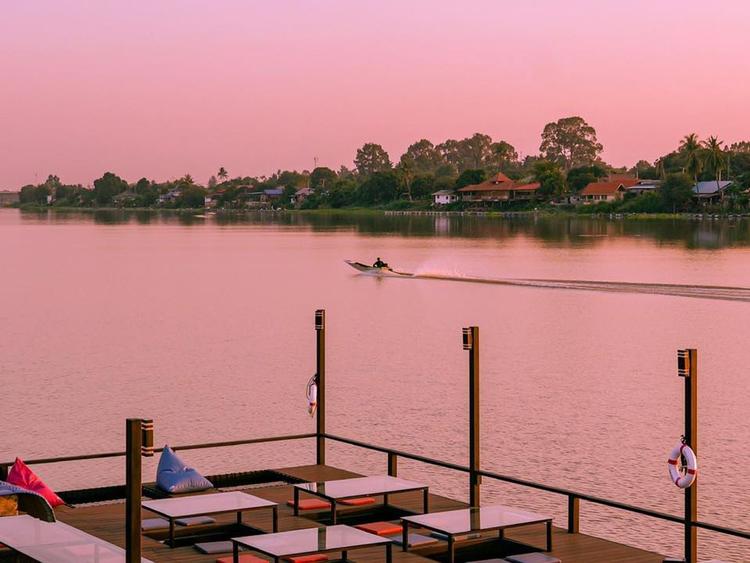 เรือนแพ ห้องอาหาร