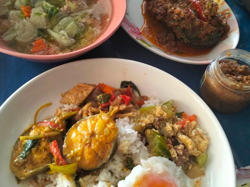 ร้านเอ๋ข้าวแกง ชัยนาท