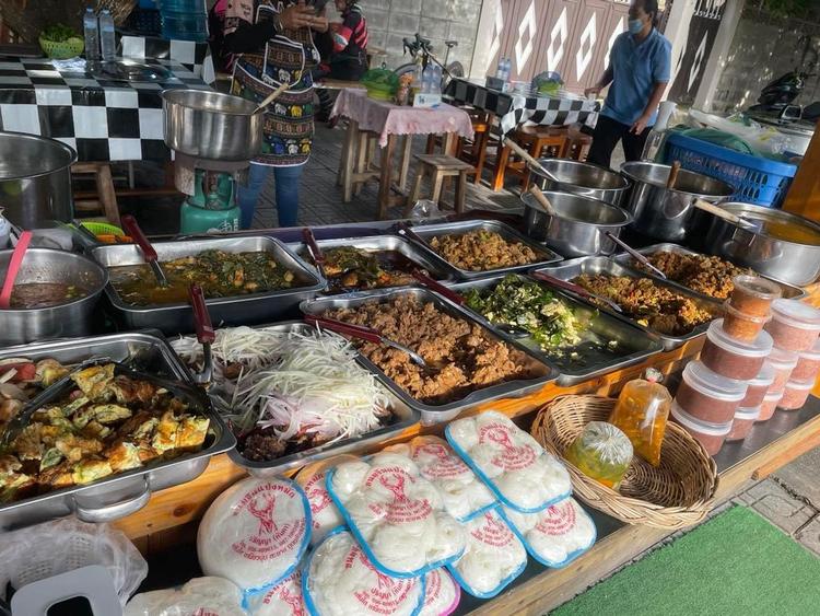 ขนมจีน ข้าวแกงปักษ์ใต้ ชัยนาท