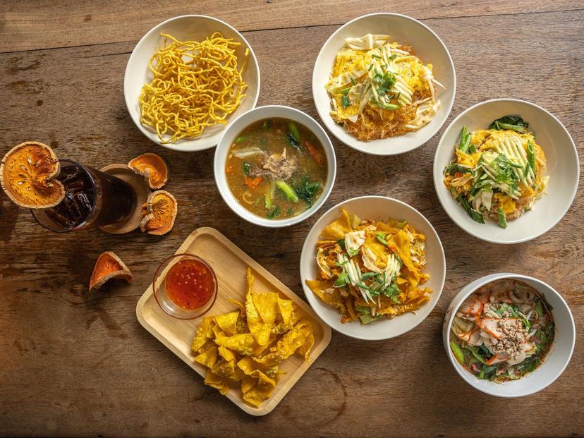 ร้านผัดไทยแม่พยอม นครสวรรค์