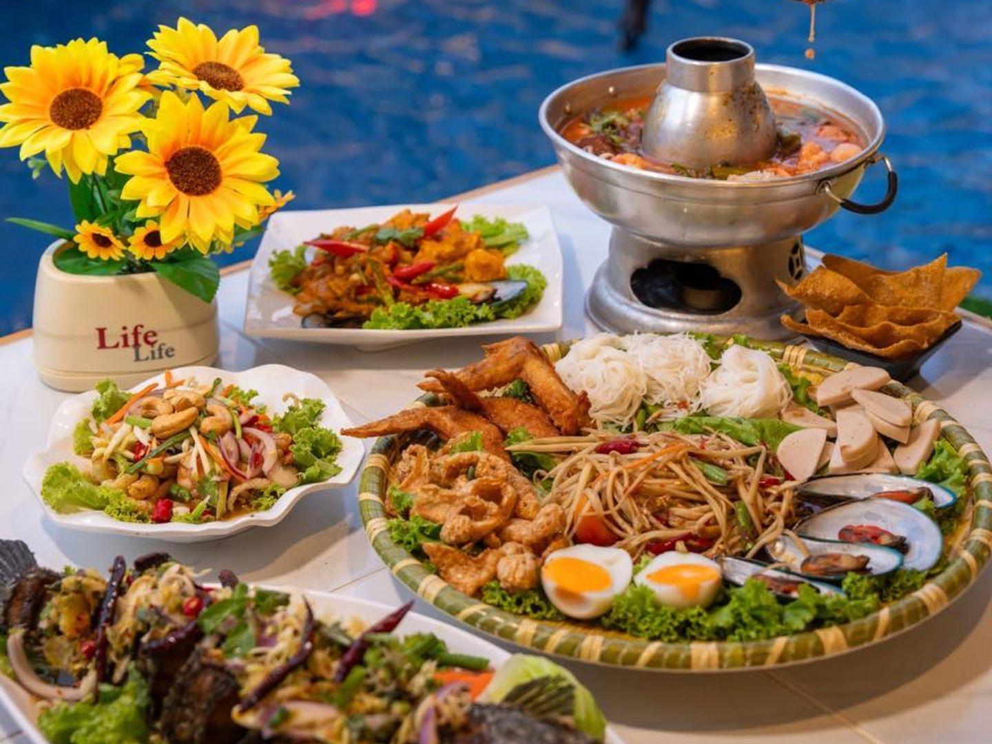 ร้านอาหารบัวทองฟาร์ม