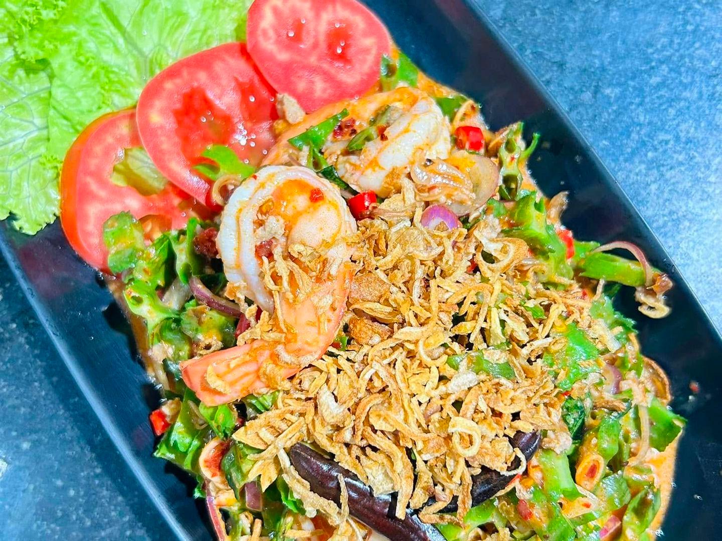 อ.​ อีสาน​จุ่ม​แซ่​บ