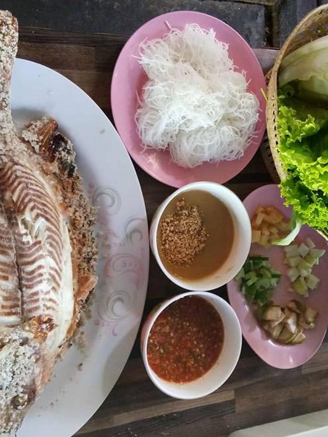 ร้านแม่ราตรีเมี่ยงปลาเผา