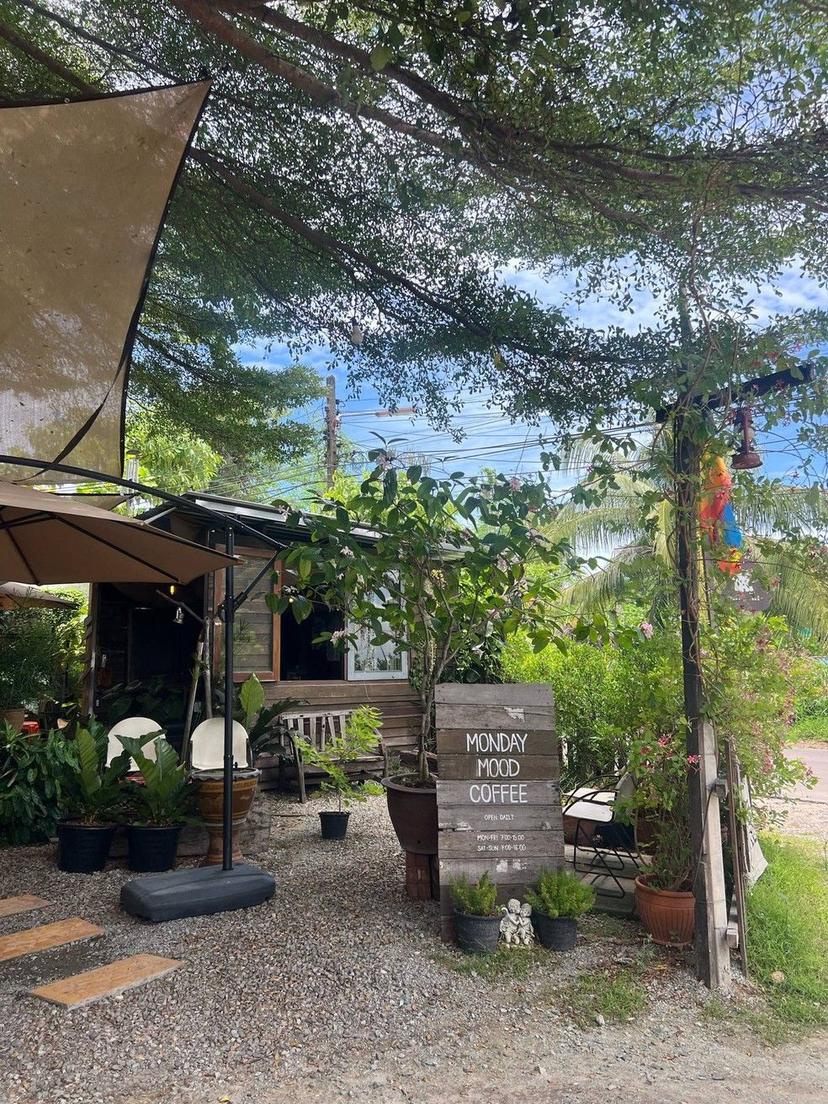 Mondaymood Coffee Sriracha