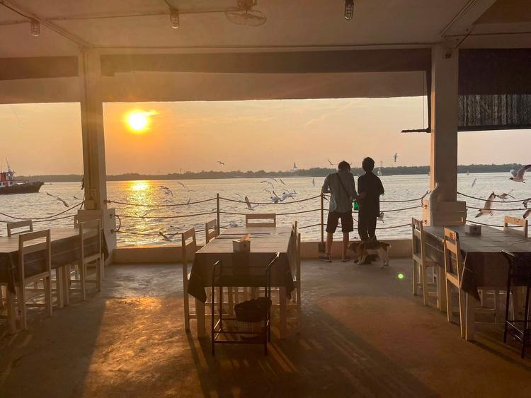 ครัวหัวเกาะ กินลมชมเล